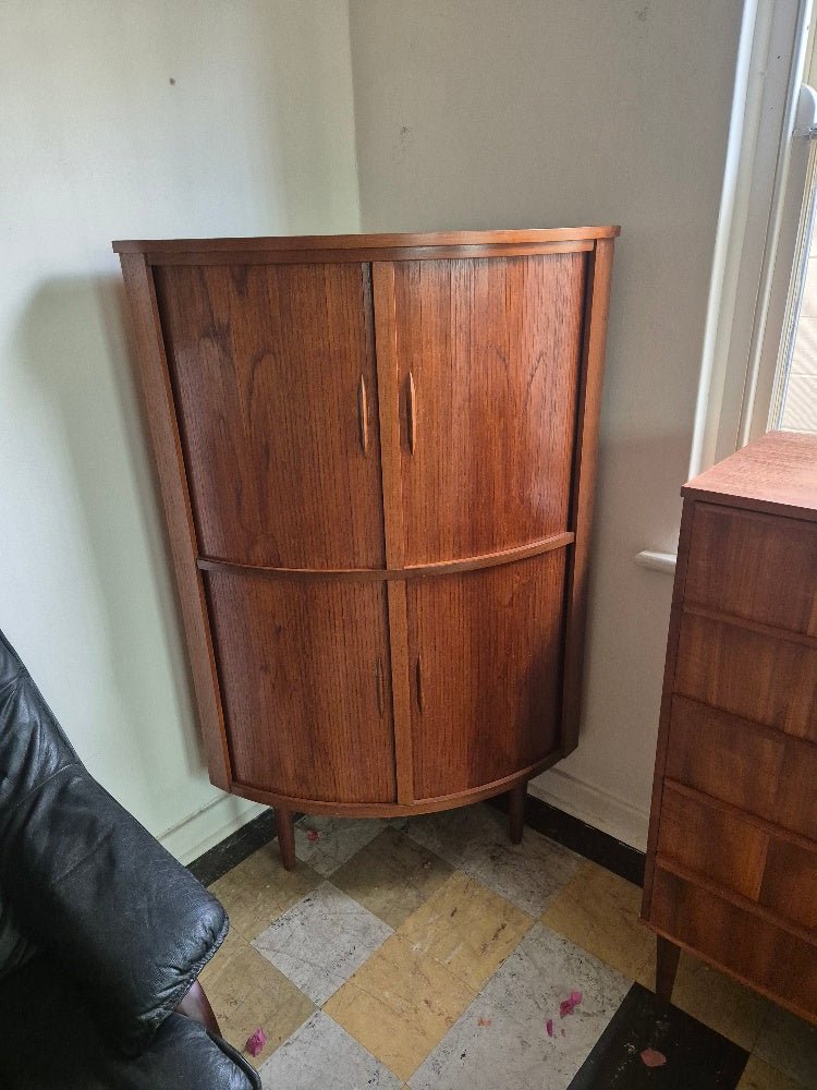 Corner cabinet - Mid Century Modern Adelaide