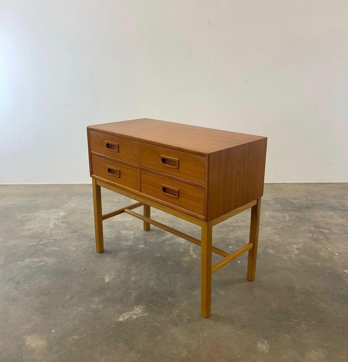 AB Nybrofabriken commode "ON HOLD" - Mid Century Modern Adelaide