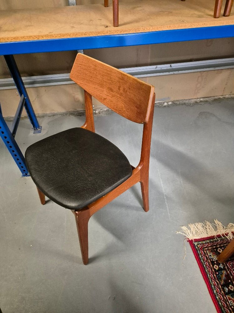 Set of 8 Danish chairs - Mid Century Modern Adelaide