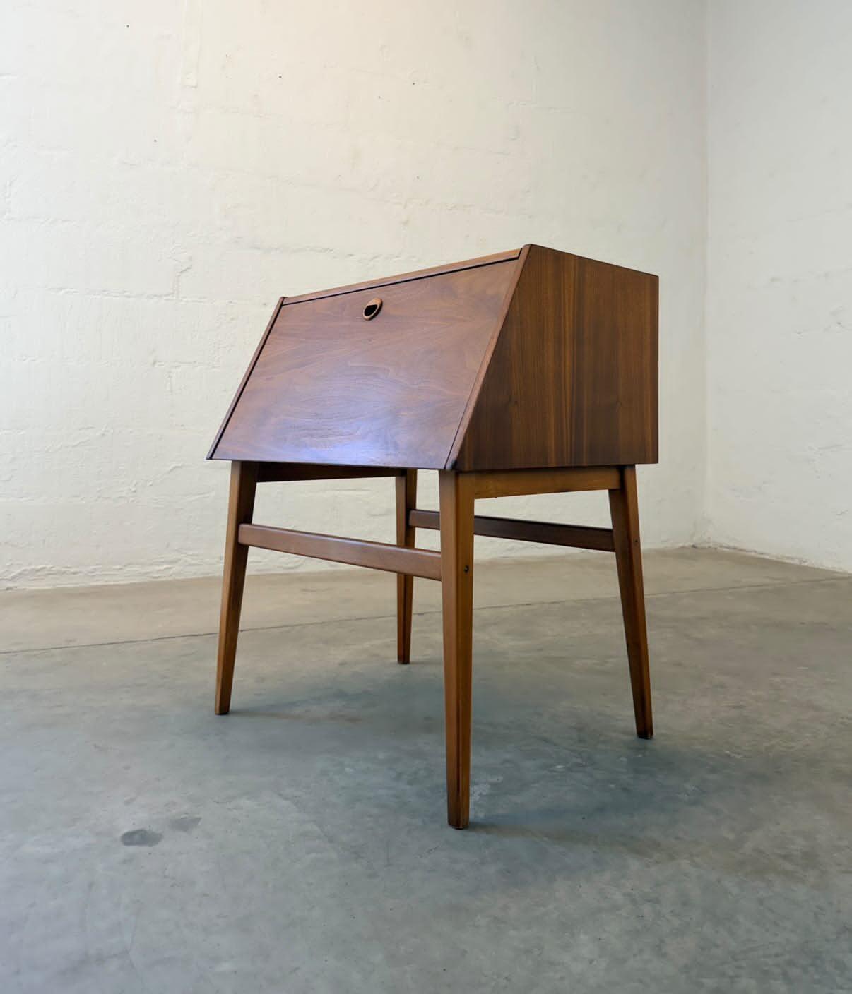 Mid Century Modern - Image